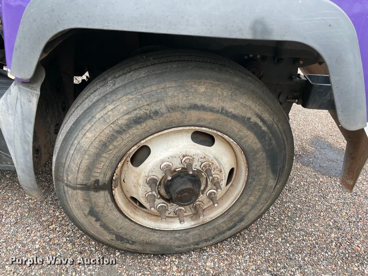 image for item MR9496 2003 Mack RD688S  roll-off container truck