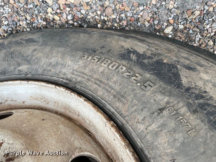 image for item MR9496 2003 Mack RD688S  roll-off container truck