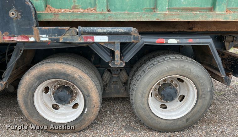 image for item MR9496 2003 Mack RD688S  roll-off container truck