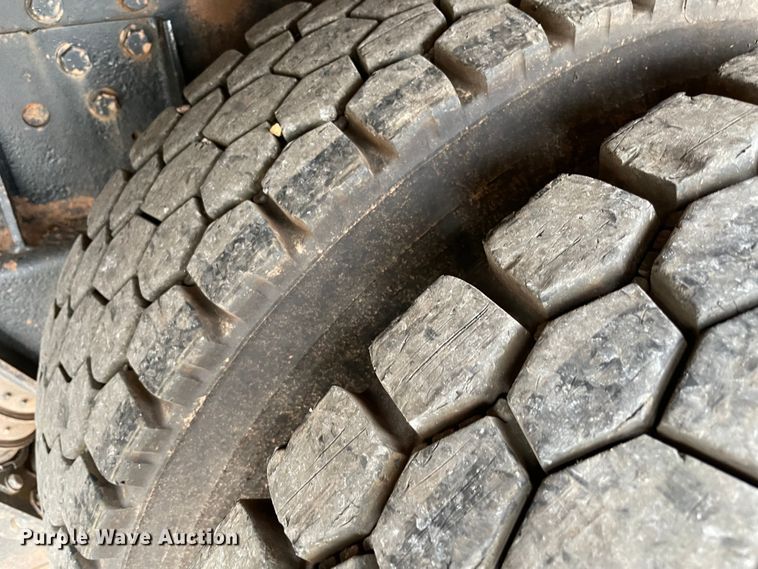 image for item MR9496 2003 Mack RD688S  roll-off container truck