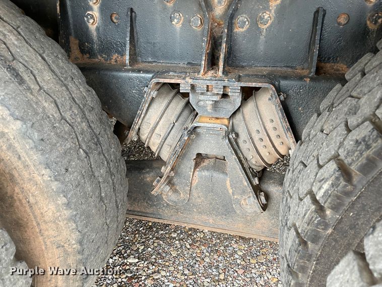 image for item MR9496 2003 Mack RD688S  roll-off container truck