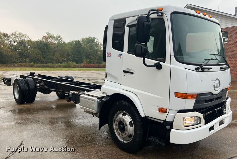 image for item MR9961 2012 UD Nissan UD2600  truck cab and chassis