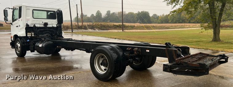 image for item MR9961 2012 UD Nissan UD2600  truck cab and chassis