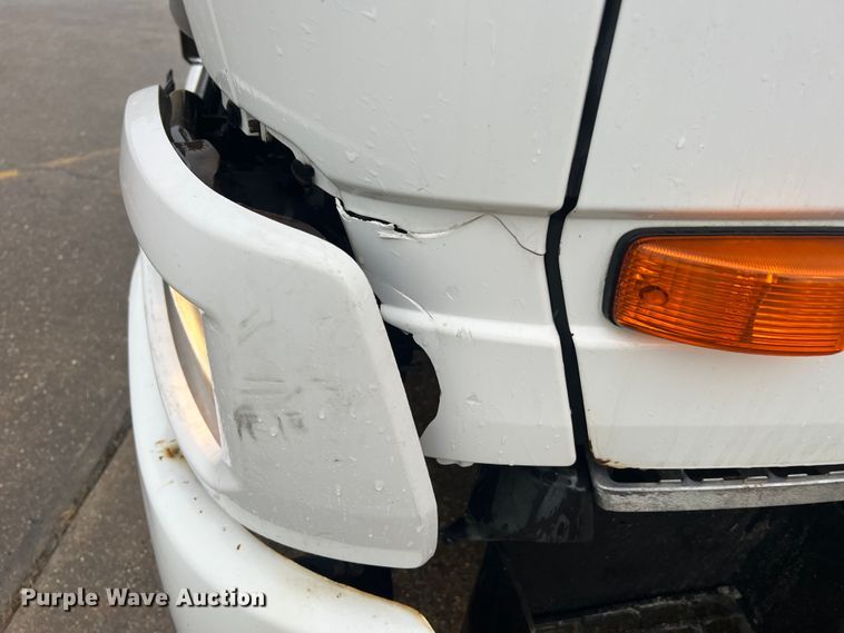 image for item MR9961 2012 UD Nissan UD2600  truck cab and chassis