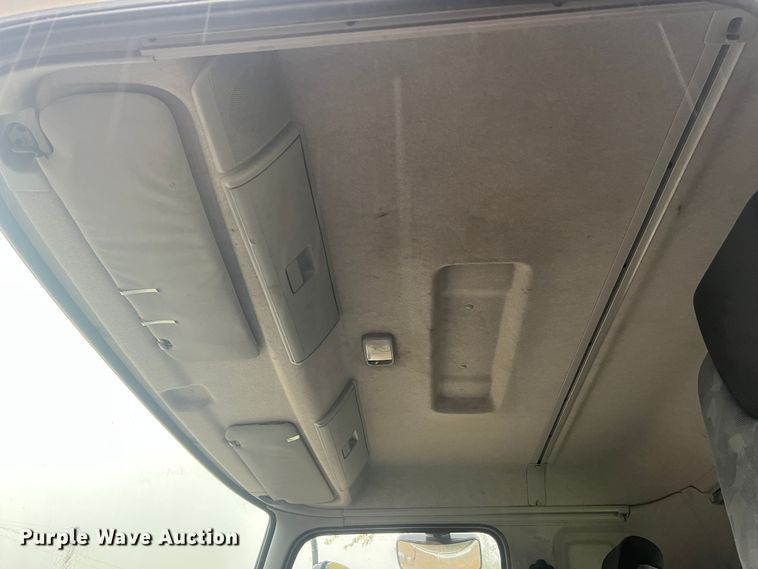 image for item MR9961 2012 UD Nissan UD2600  truck cab and chassis