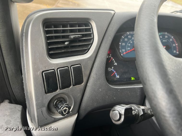 image for item MR9961 2012 UD Nissan UD2600  truck cab and chassis