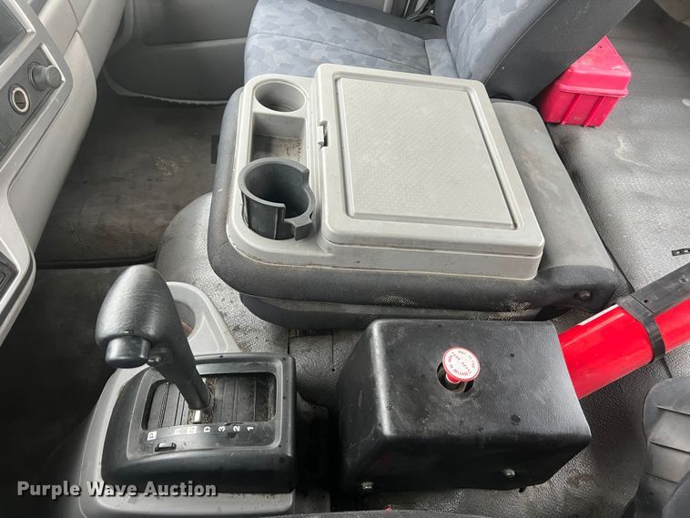 image for item MR9961 2012 UD Nissan UD2600  truck cab and chassis