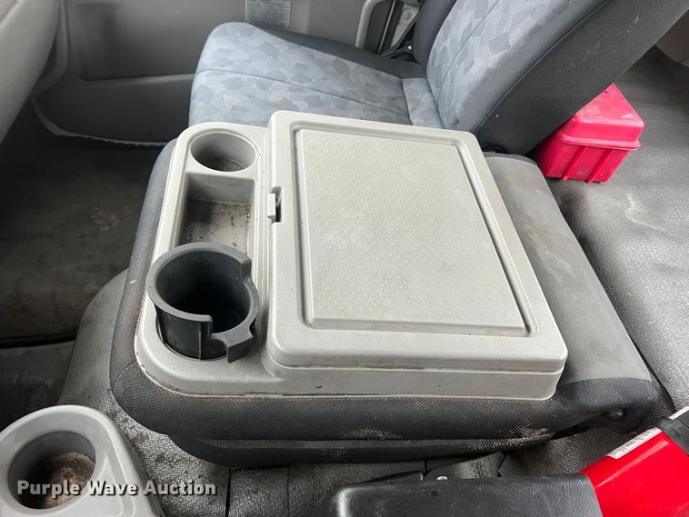 image for item MR9961 2012 UD Nissan UD2600  truck cab and chassis