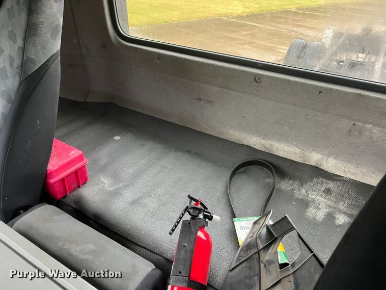 image for item MR9961 2012 UD Nissan UD2600  truck cab and chassis