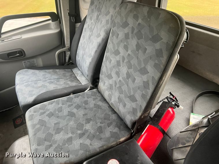 image for item MR9961 2012 UD Nissan UD2600  truck cab and chassis