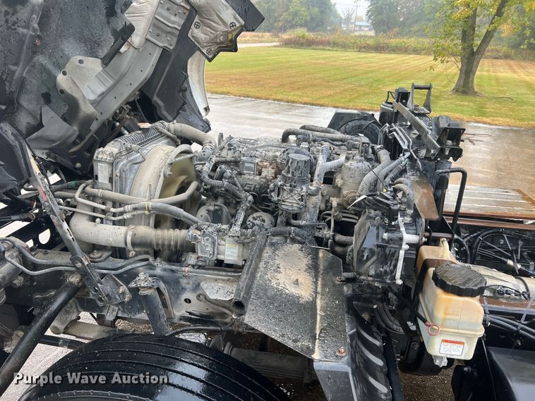 image for item MR9961 2012 UD Nissan UD2600  truck cab and chassis