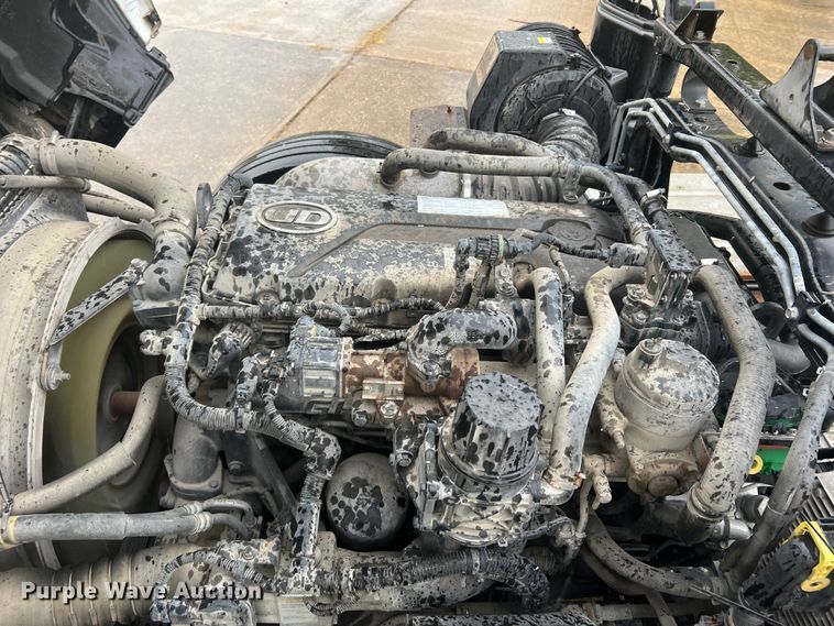 image for item MR9961 2012 UD Nissan UD2600  truck cab and chassis