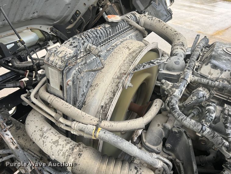 image for item MR9961 2012 UD Nissan UD2600  truck cab and chassis