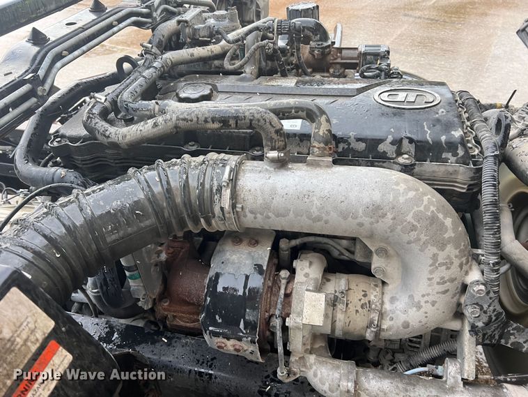 image for item MR9961 2012 UD Nissan UD2600  truck cab and chassis