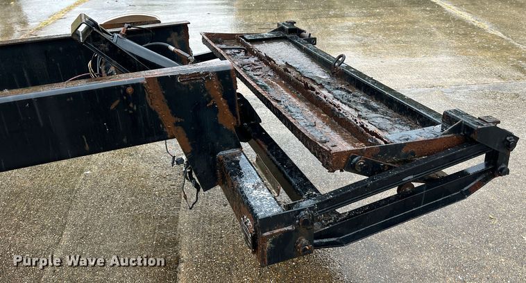 image for item MR9961 2012 UD Nissan UD2600  truck cab and chassis