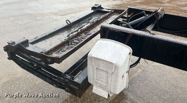 image for item MR9961 2012 UD Nissan UD2600  truck cab and chassis