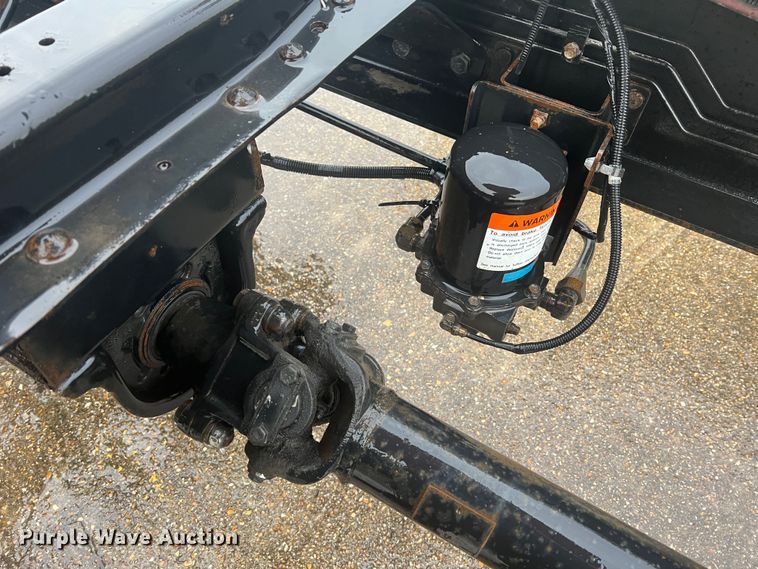 image for item MR9961 2012 UD Nissan UD2600  truck cab and chassis