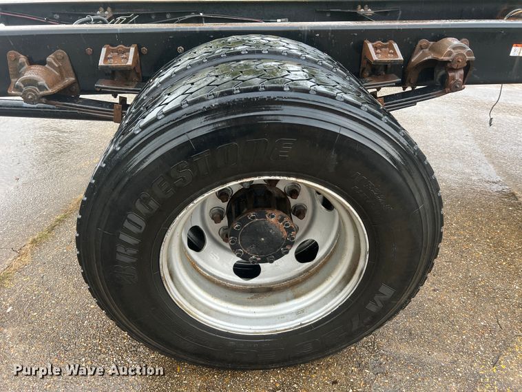 image for item MR9961 2012 UD Nissan UD2600  truck cab and chassis