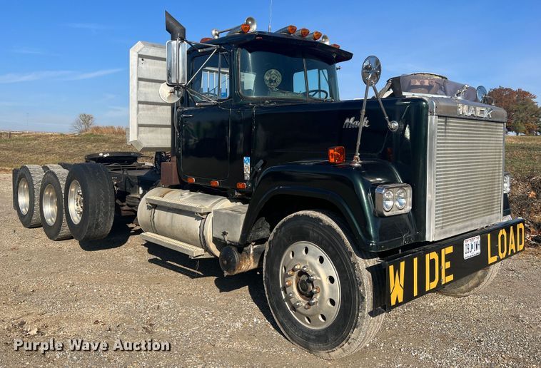 image for item MR9999 1984 Mack RWS788LST  semi truck