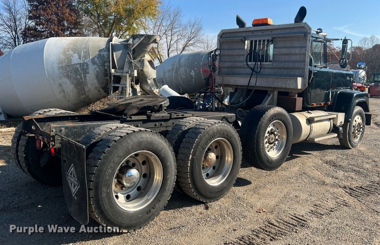 image for item MR9999 1984 Mack RWS788LST  semi truck