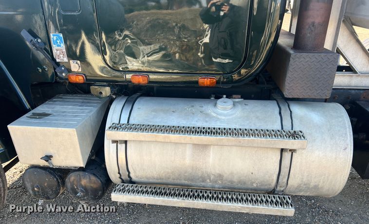 image for item MR9999 1984 Mack RWS788LST  semi truck