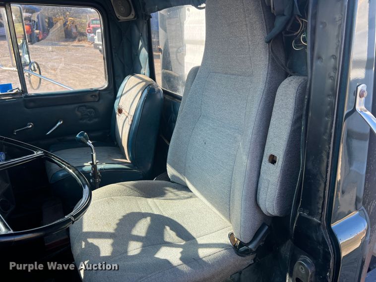 image for item MR9999 1984 Mack RWS788LST  semi truck