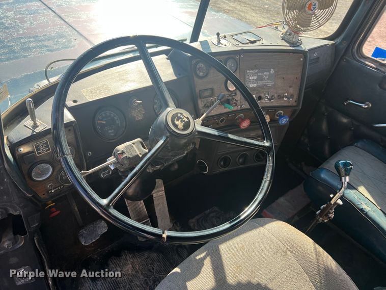 image for item MR9999 1984 Mack RWS788LST  semi truck