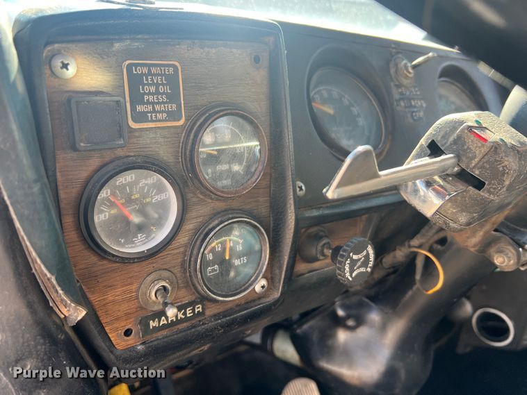 image for item MR9999 1984 Mack RWS788LST  semi truck