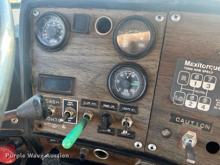 image for item MR9999 1984 Mack RWS788LST  semi truck