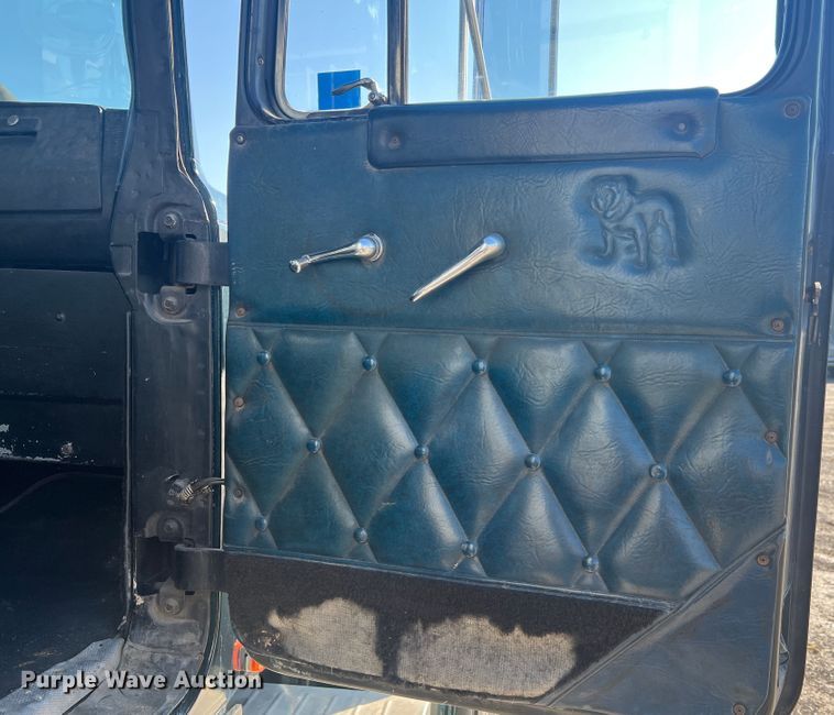 image for item MR9999 1984 Mack RWS788LST  semi truck