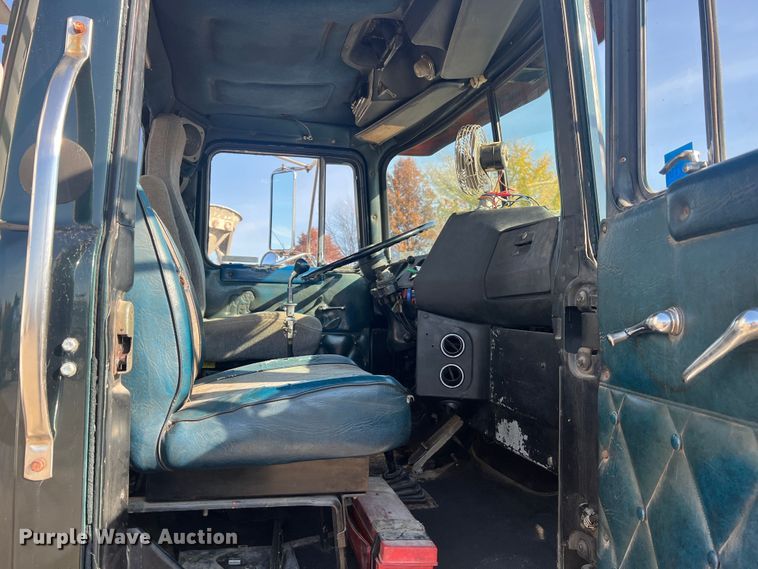 image for item MR9999 1984 Mack RWS788LST  semi truck