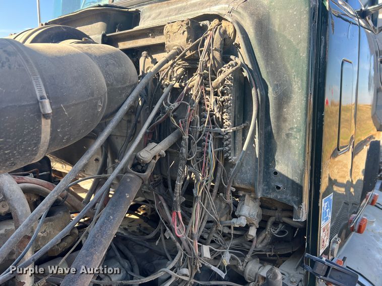 image for item MR9999 1984 Mack RWS788LST  semi truck