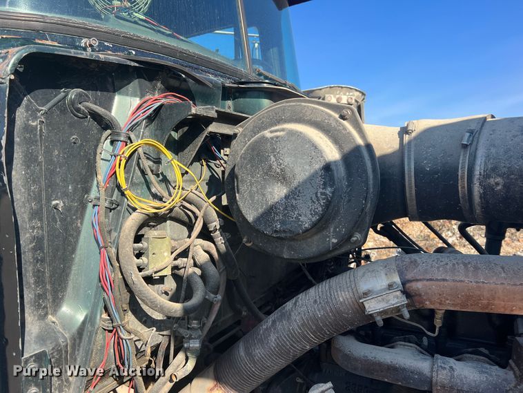 image for item MR9999 1984 Mack RWS788LST  semi truck