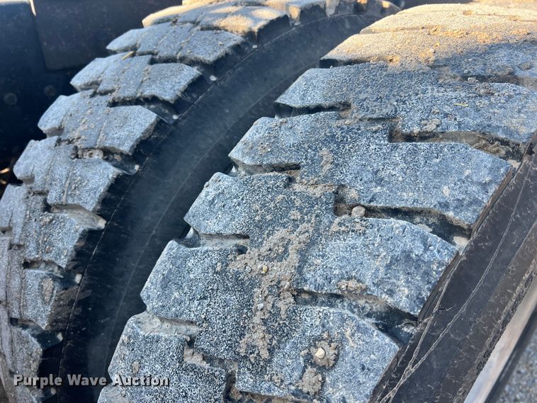 image for item MR9999 1984 Mack RWS788LST  semi truck