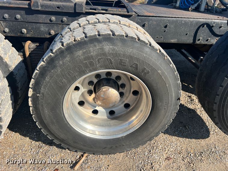 image for item MR9999 1984 Mack RWS788LST  semi truck