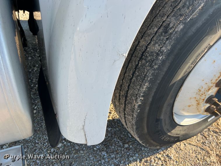 image for item MS9005 2007 International 9400i  semi truck