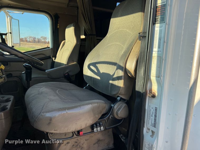 image for item MS9005 2007 International 9400i  semi truck