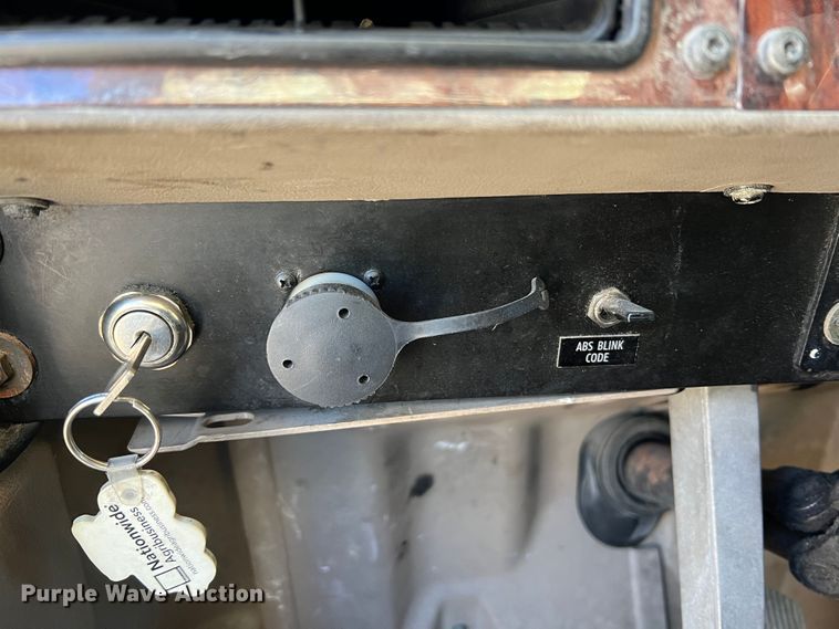 image for item MS9005 2007 International 9400i  semi truck