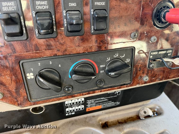 image for item MS9005 2007 International 9400i  semi truck