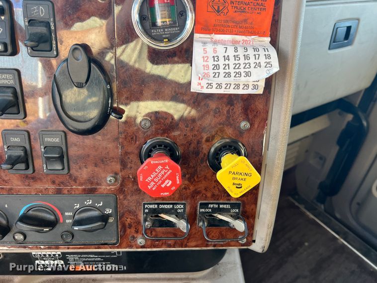 image for item MS9005 2007 International 9400i  semi truck