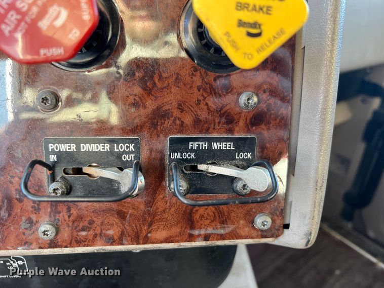 image for item MS9005 2007 International 9400i  semi truck