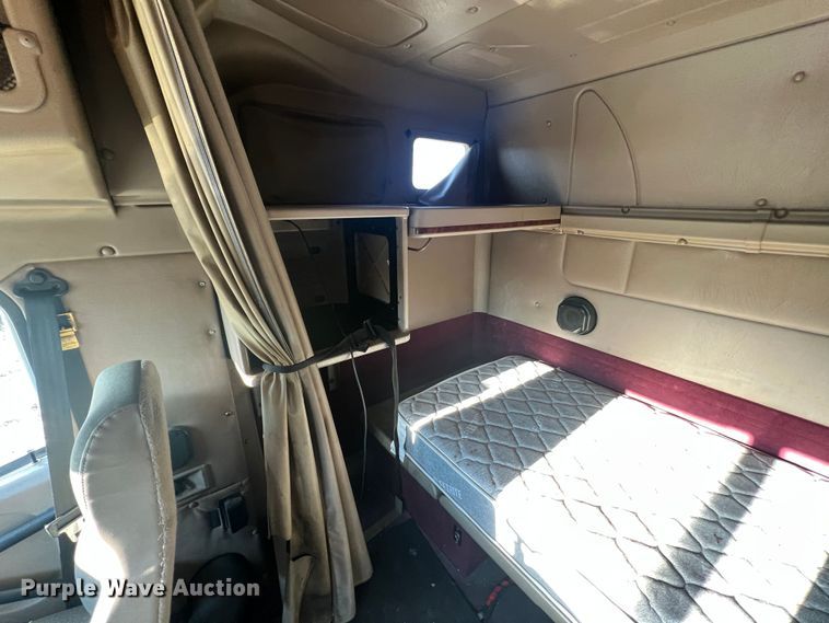 image for item MS9005 2007 International 9400i  semi truck