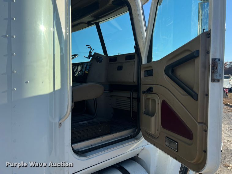 image for item MS9005 2007 International 9400i  semi truck