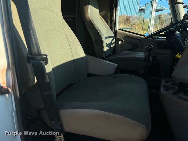 image for item MS9005 2007 International 9400i  semi truck