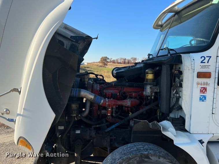 image for item MS9005 2007 International 9400i  semi truck