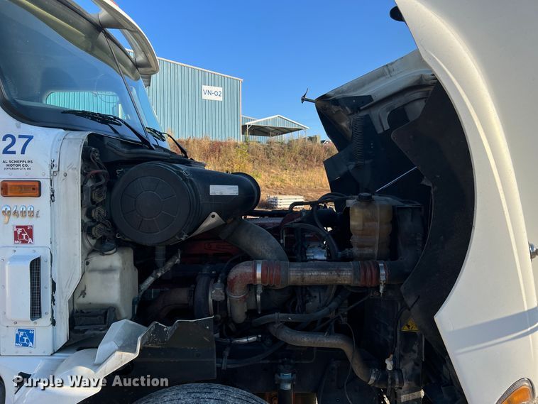 image for item MS9005 2007 International 9400i  semi truck