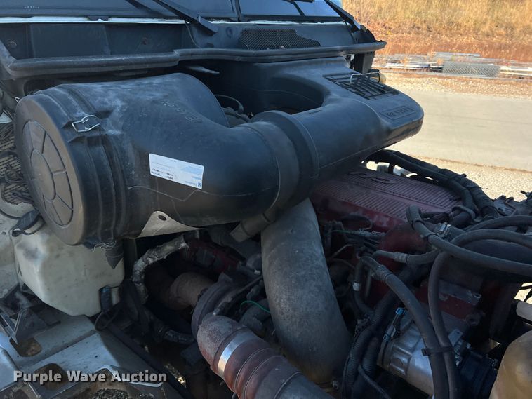 image for item MS9005 2007 International 9400i  semi truck