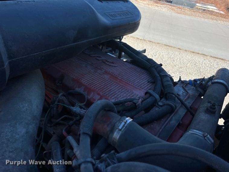 image for item MS9005 2007 International 9400i  semi truck