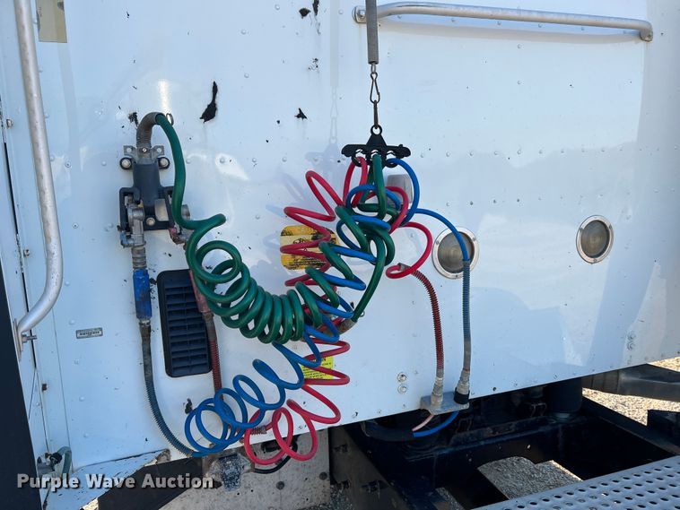 image for item MS9005 2007 International 9400i  semi truck