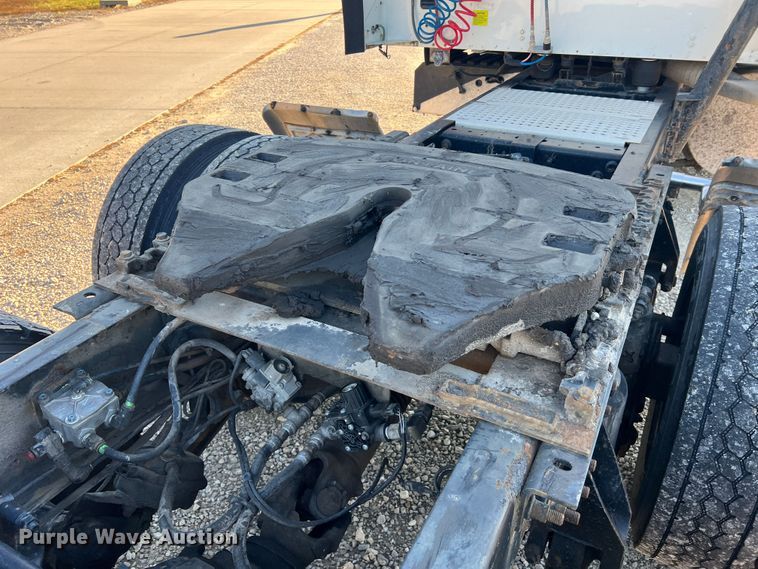 image for item MS9005 2007 International 9400i  semi truck